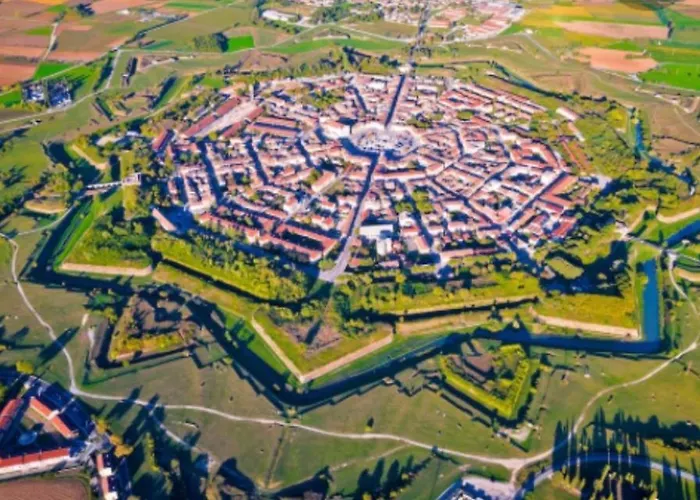 Pensión Fragole E Menta Attimis